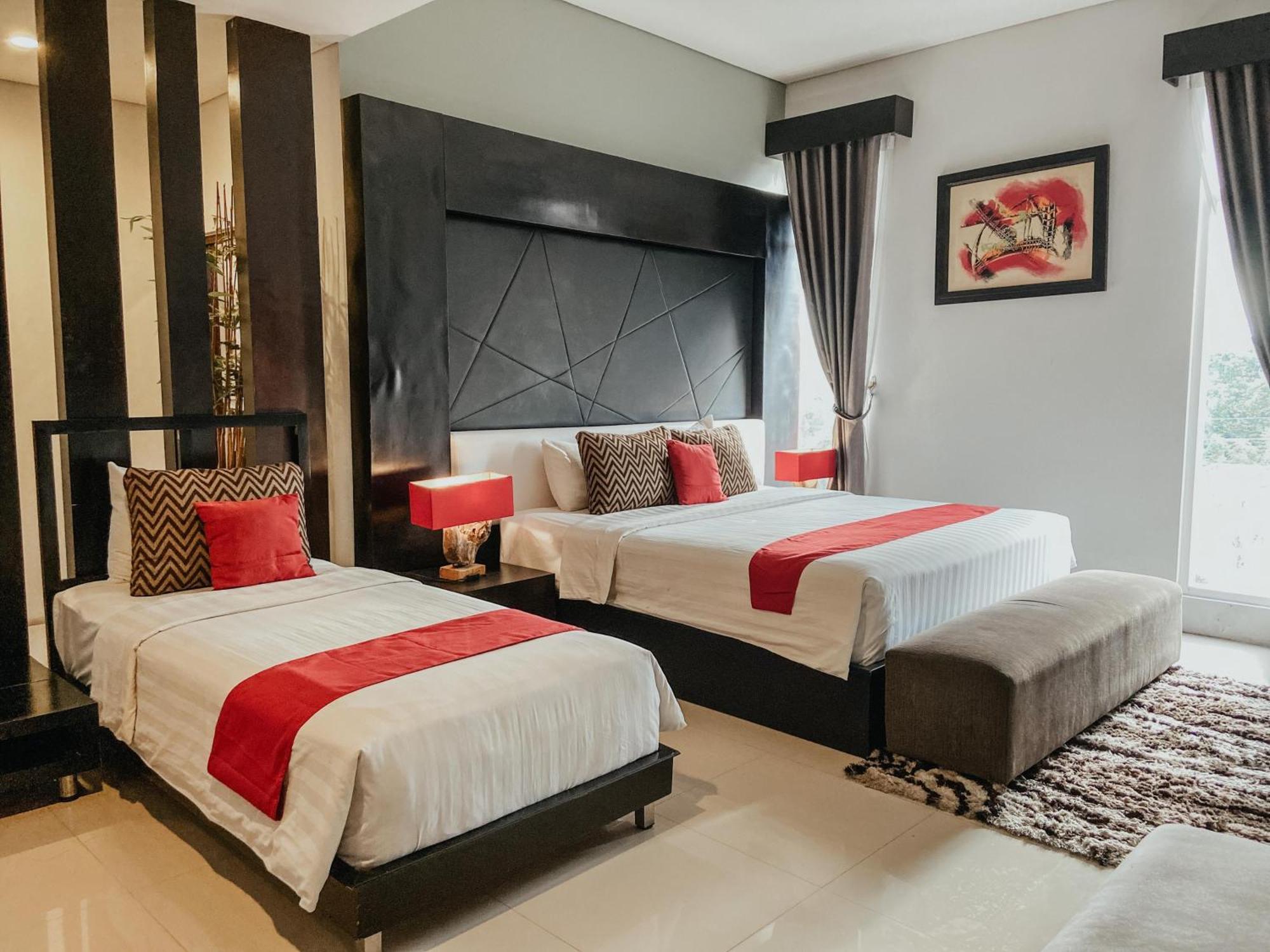 Prima Sr Hotel & Convention Yogyakarta Sleman  Exterior photo