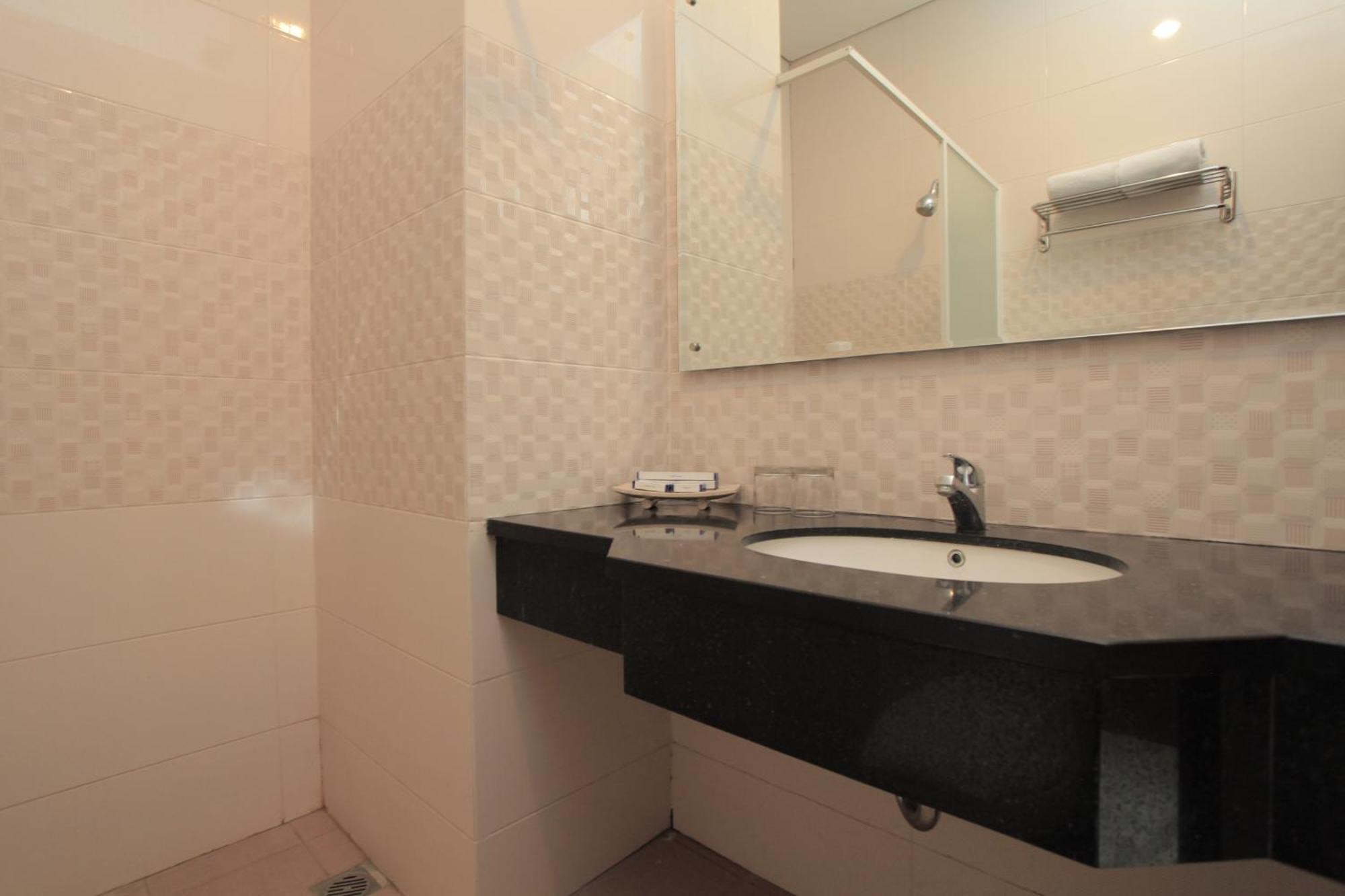 Prima Sr Hotel & Convention Yogyakarta Sleman  Exterior photo