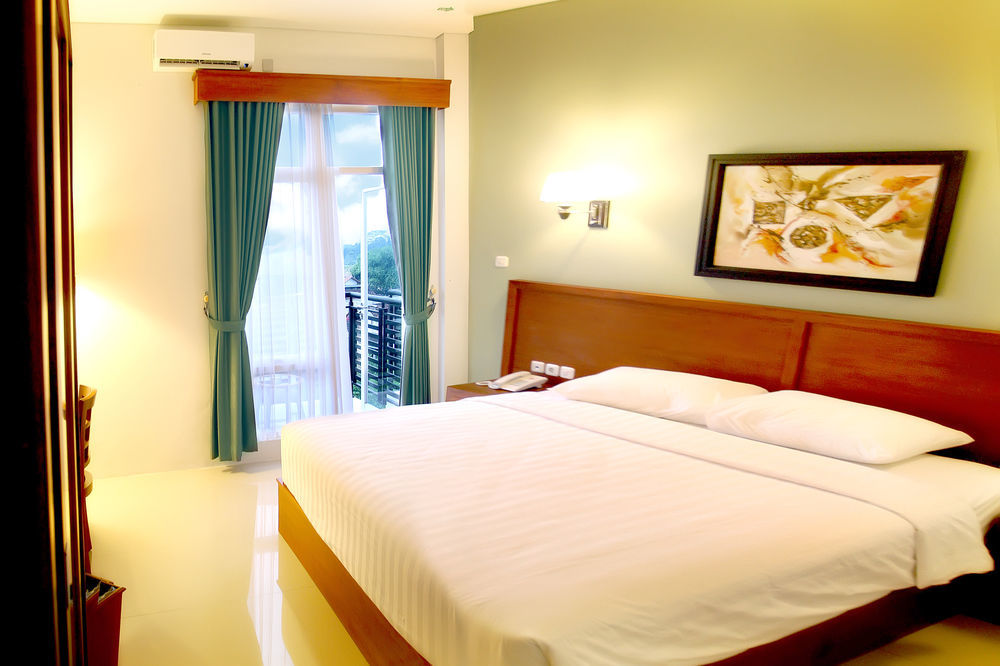 Prima Sr Hotel & Convention Yogyakarta Sleman  Exterior photo