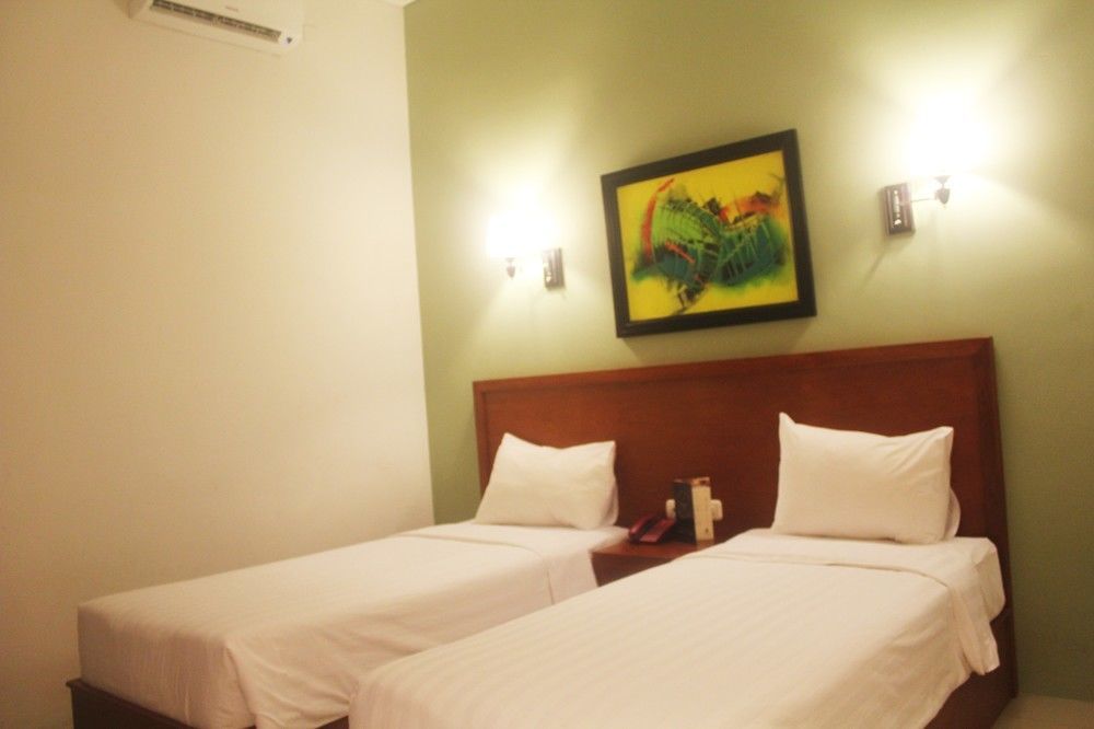 Prima Sr Hotel & Convention Yogyakarta Sleman  Exterior photo